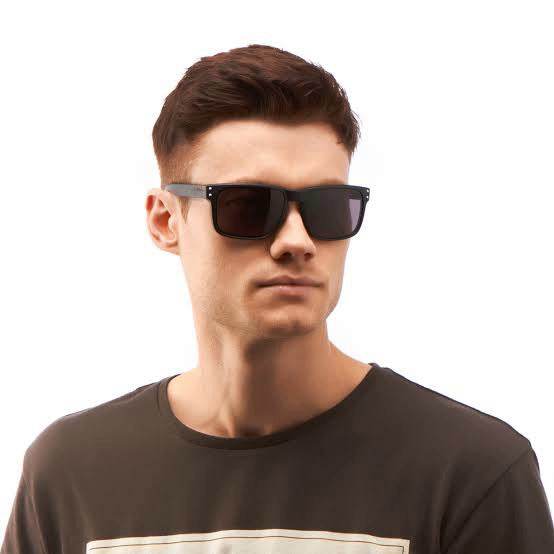 Black Light Weight wayfarer - SunglassesMart